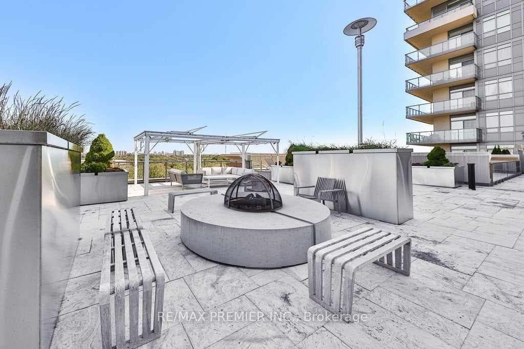 25 Fontenay Court Unit 512 photo 11