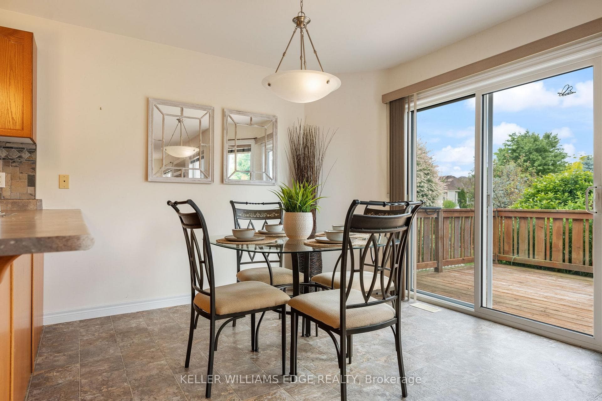 94 Upper Canada Drive photo 29
