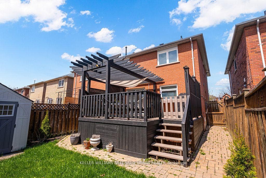 105 White Pine Crescent photo 45