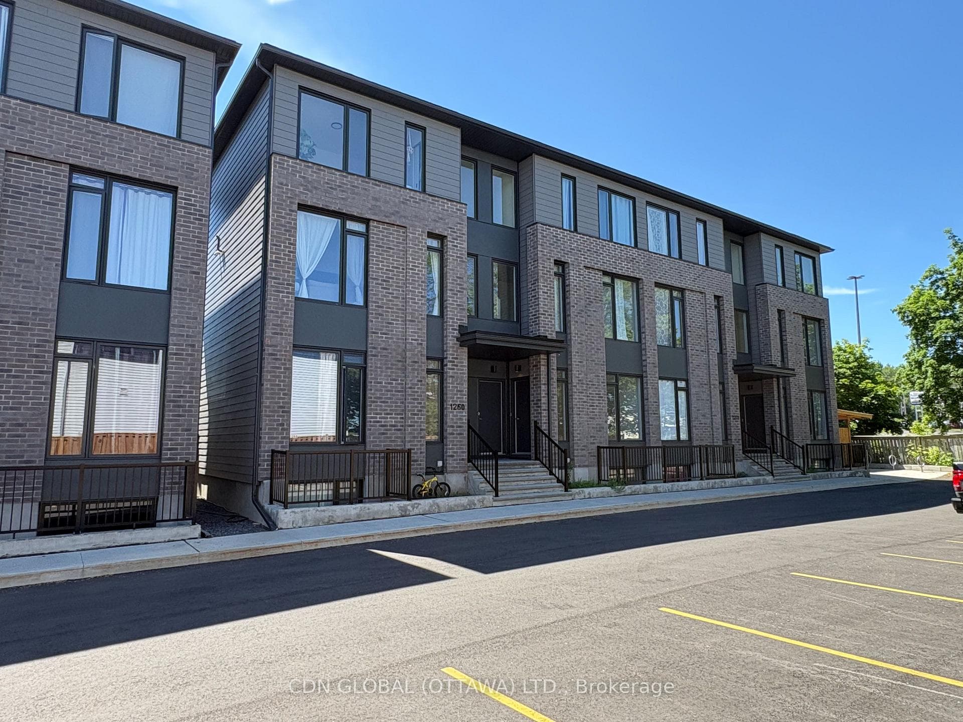1258-1260 Marenger Street photo 3
