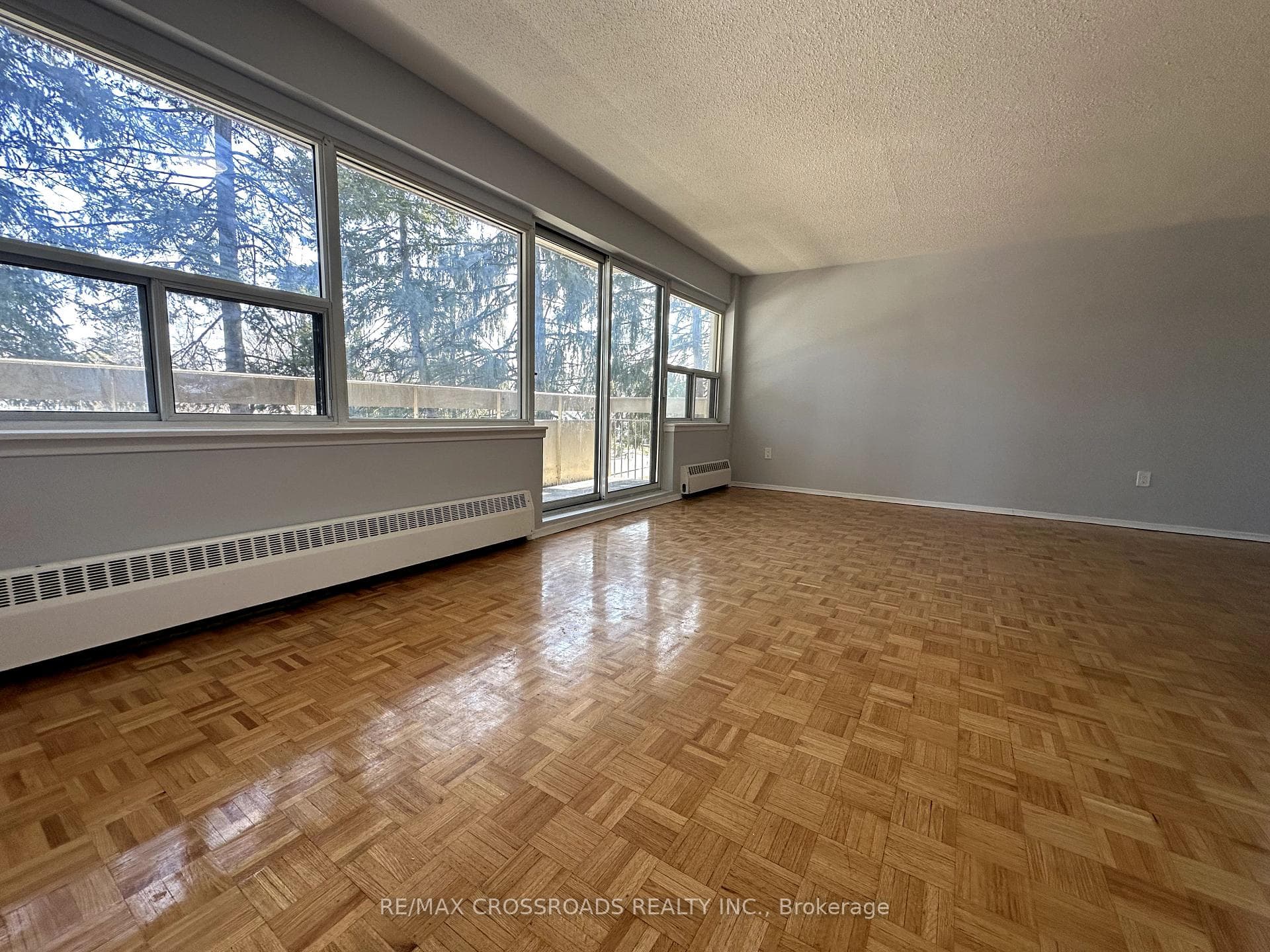 1191 Ellesmere Road Unit 101 photo 2