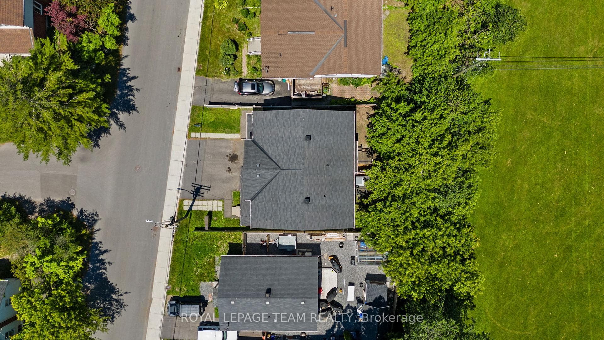 1991 Banff Avenue photo 2