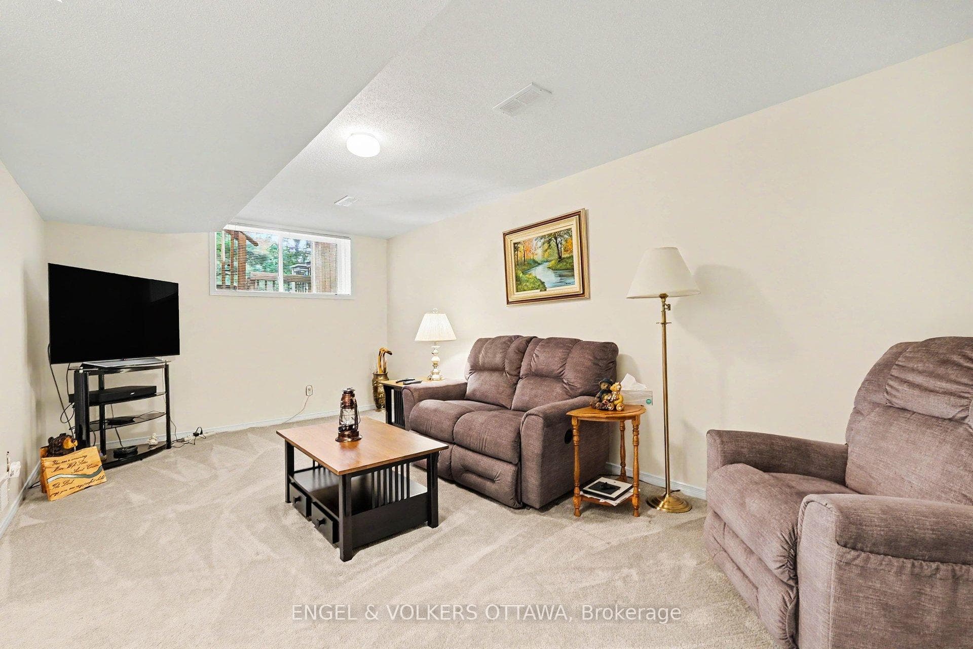 19 Riverbank Court photo 33