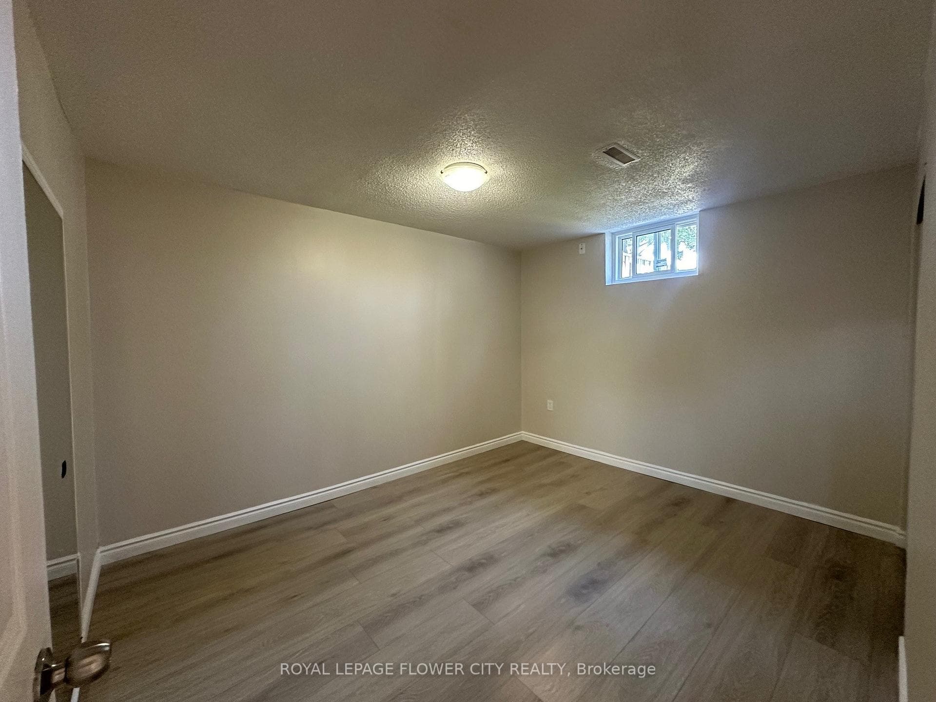 415 Hansen Road Unit Bsmnt photo 6