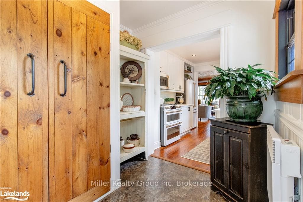 688 RORKE Avenue photo 4