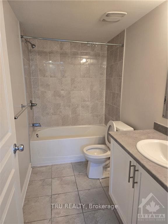 1146 BECKETT Crescent photo 11