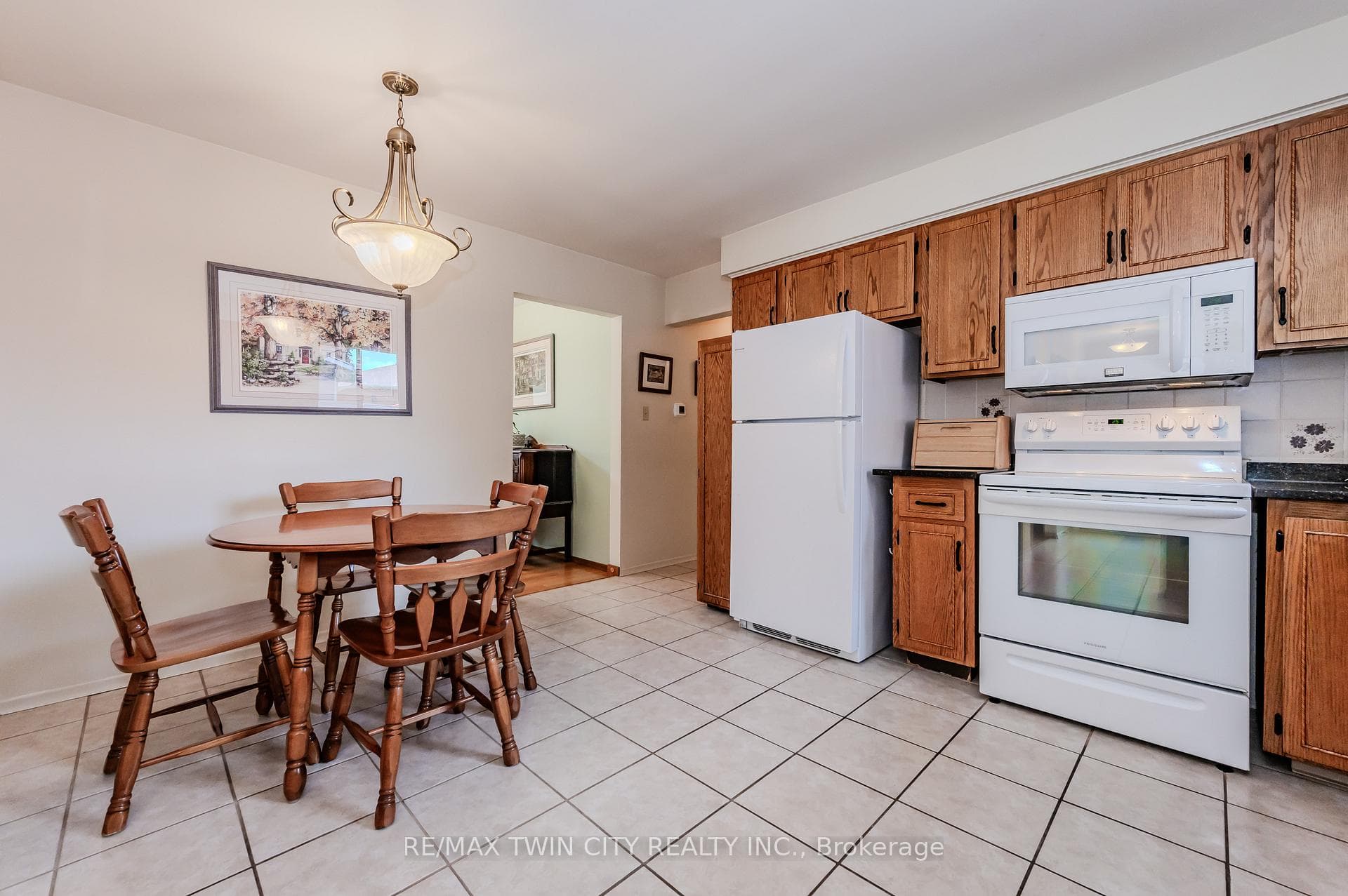 125 Wimbleton Crescent photo 11