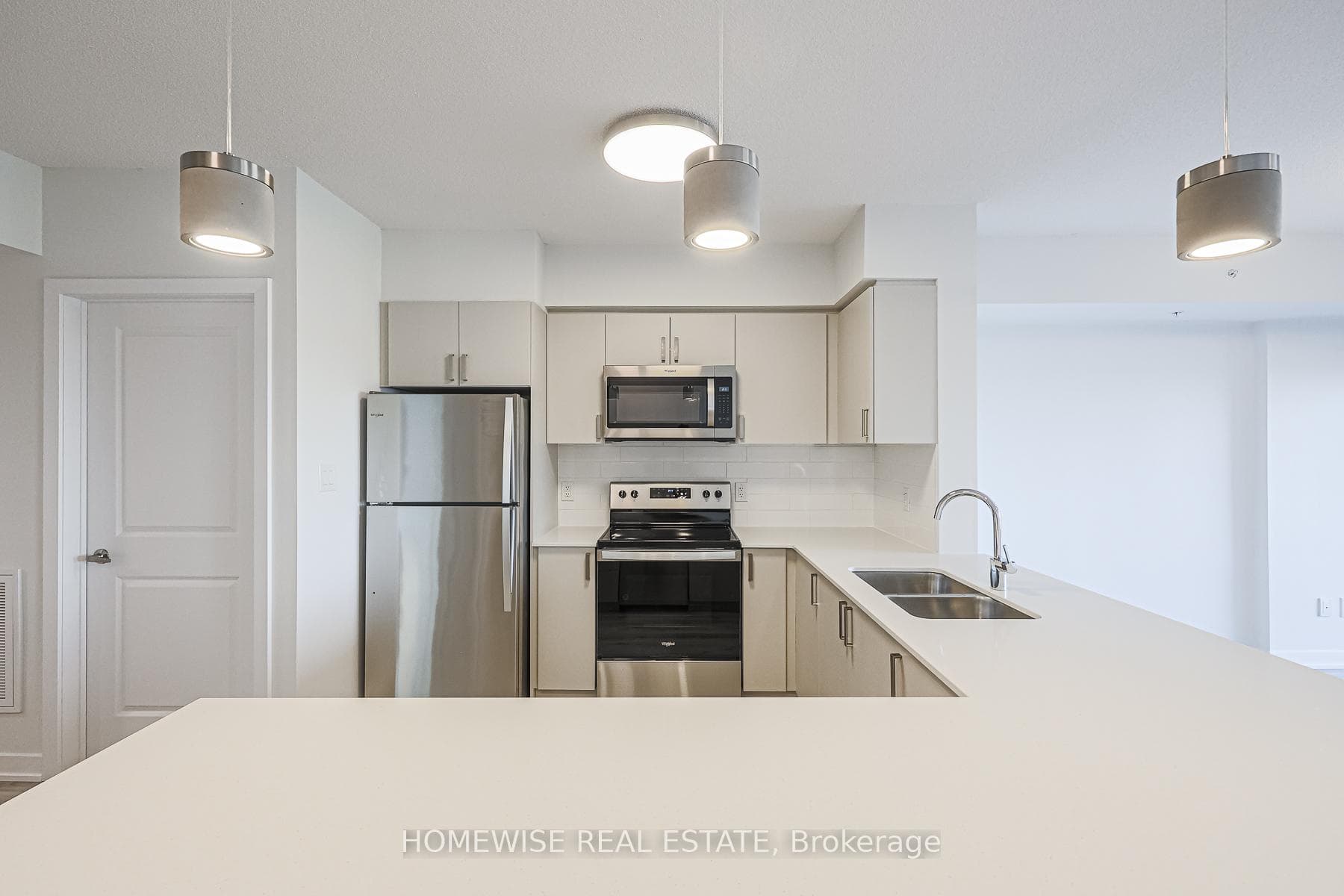 1475 Whites Road Unit 401 photo 9