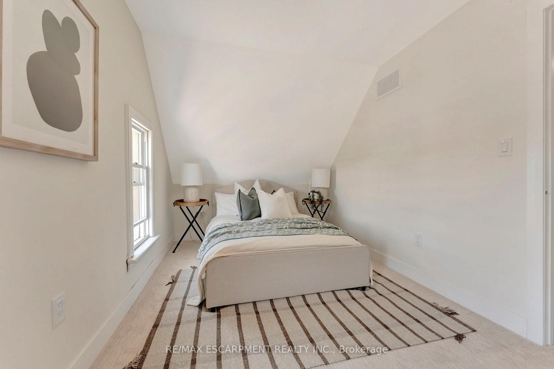 24 Carlisle Street photo 18