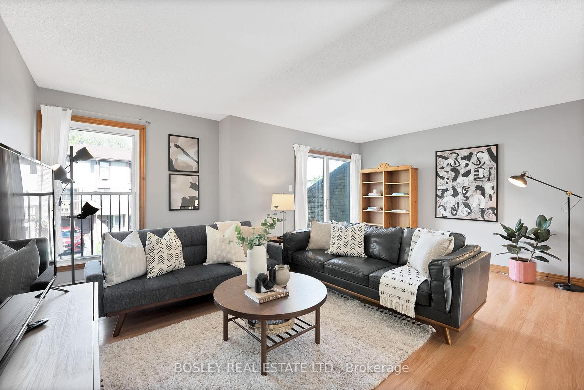 6860 Glen Erin Drive Unit 16 photo 2