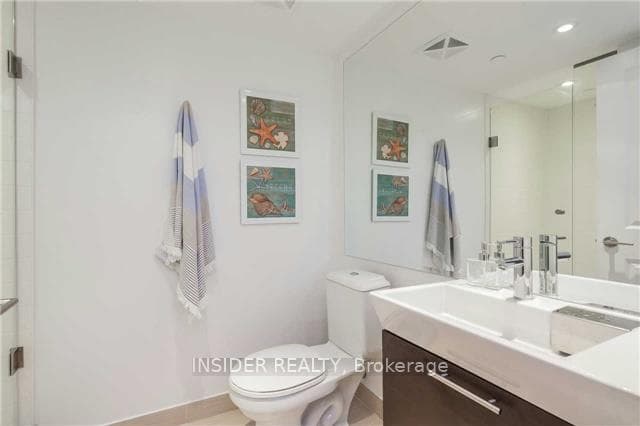 386 Yonge Street Unit 1803 photo 8