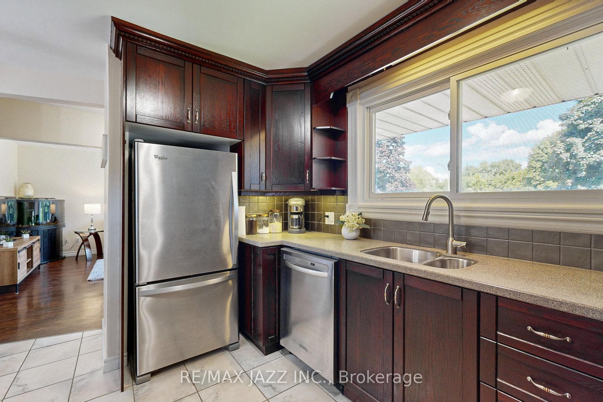 888 Walnut Court photo 11