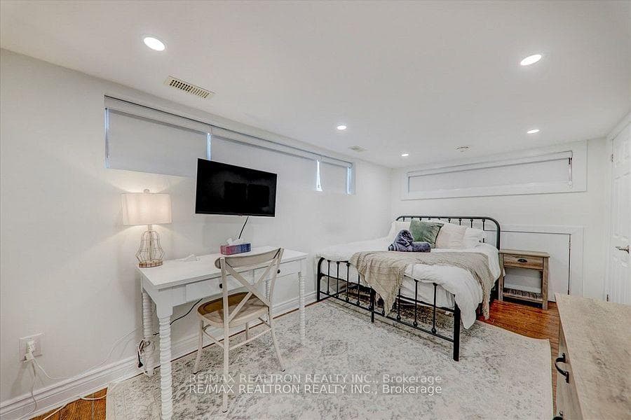 47 Newman Road photo 30
