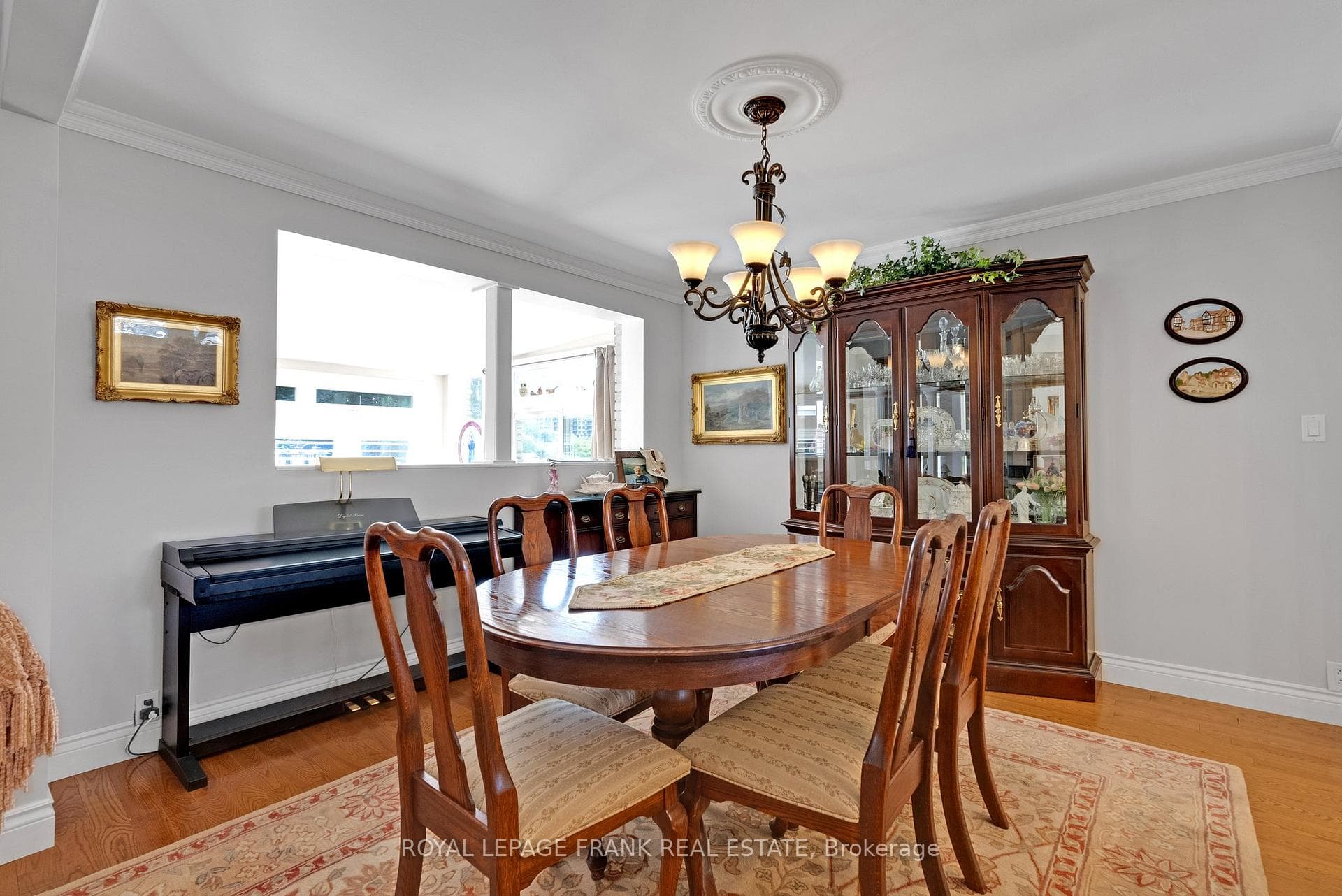 906 Liverpool Road photo 22