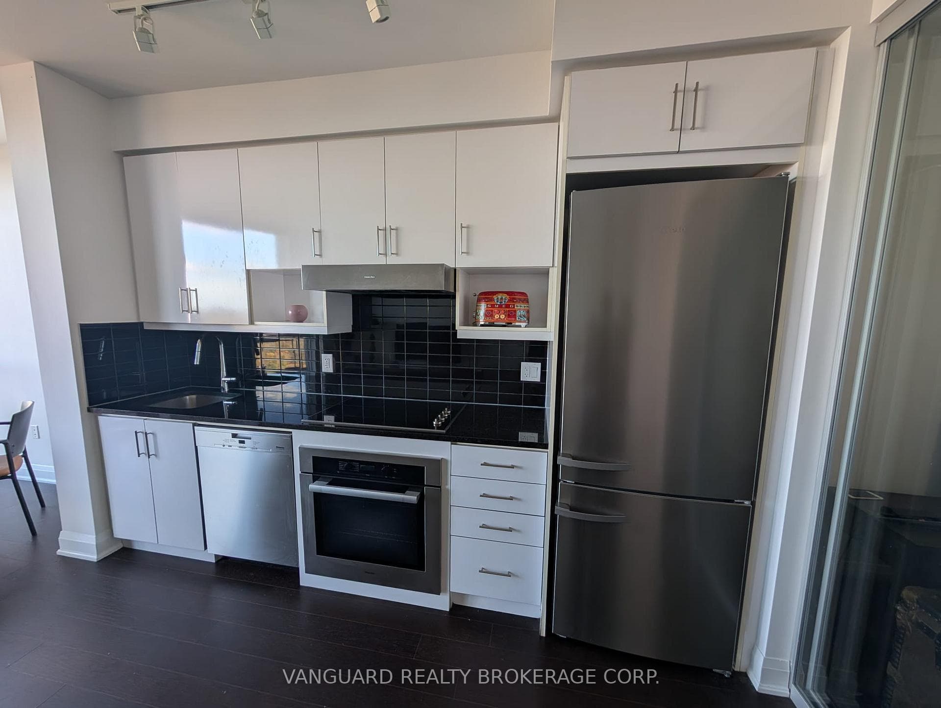 160 Vanderhoof Avenue Unit 1916 photo 23