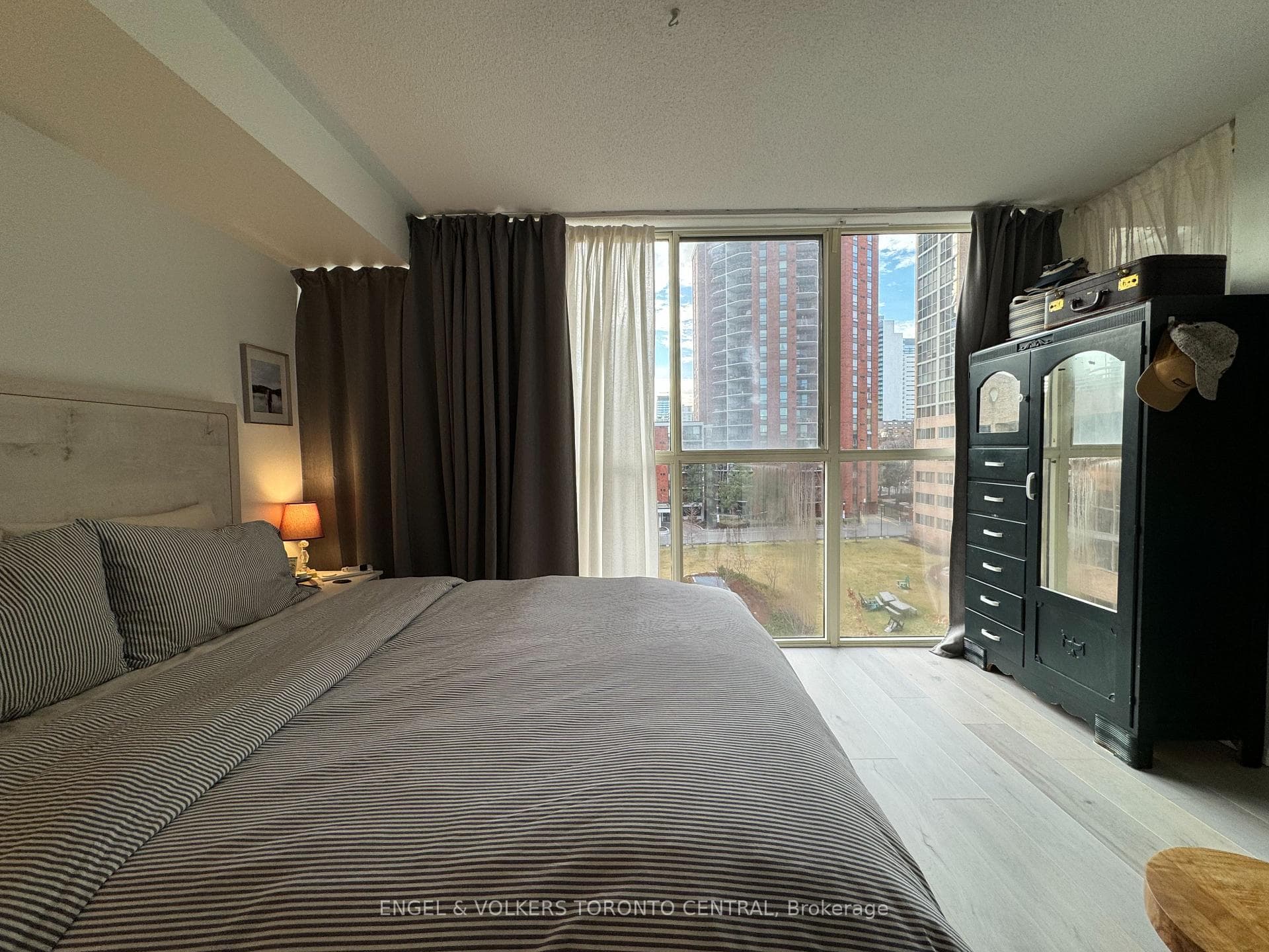 60 Homewood Avenue Unit 512 photo 15