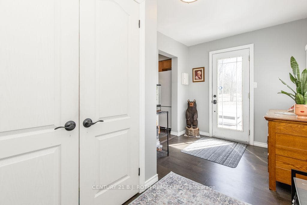 490 Park Street photo 9
