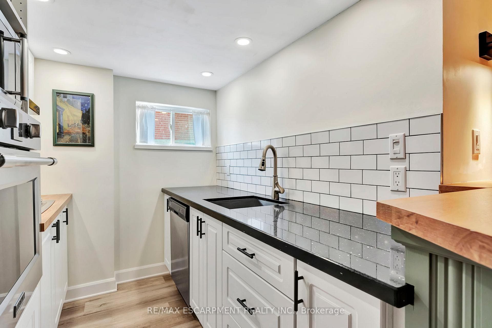 92 East 43rd Street photo 19