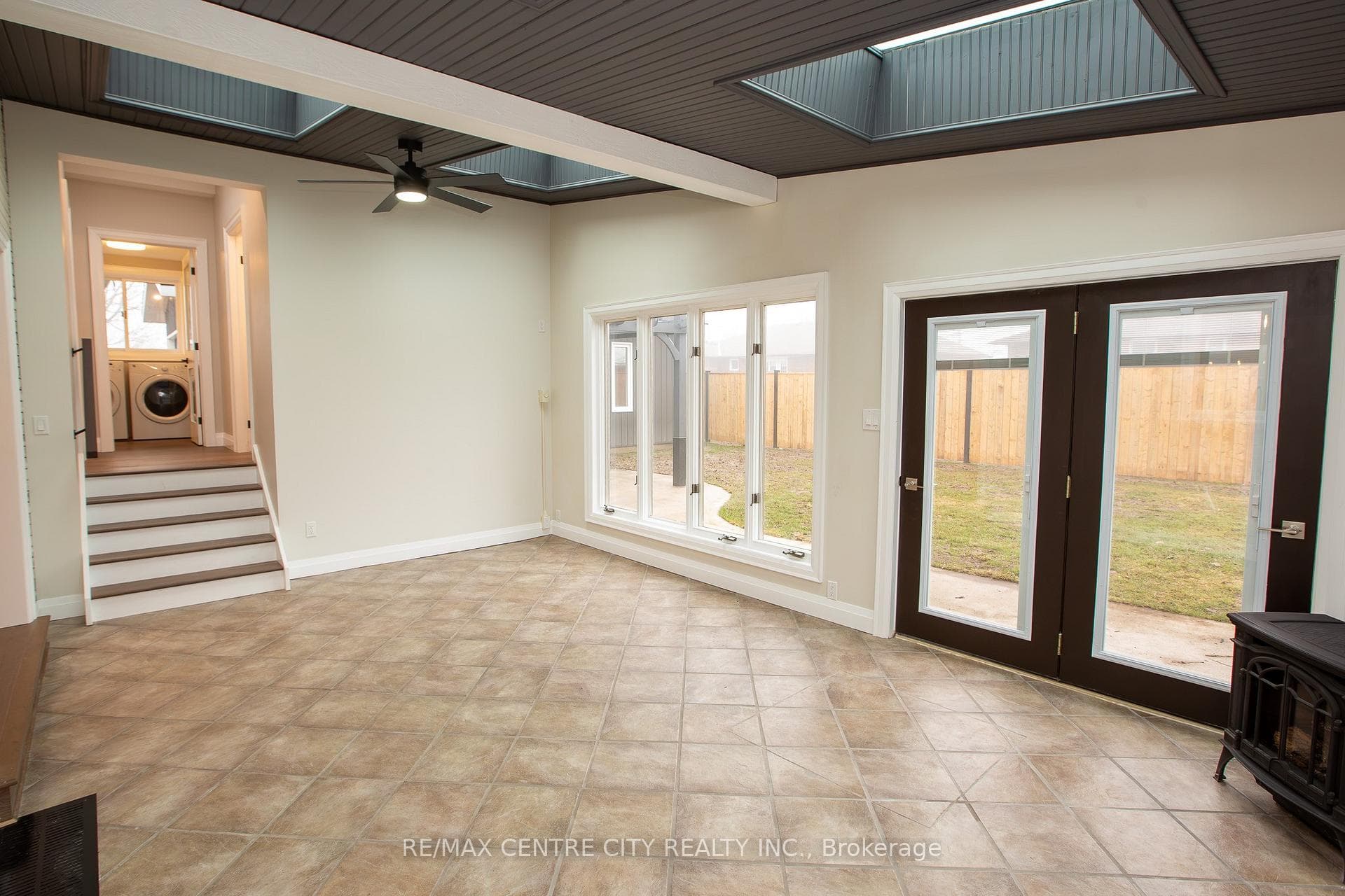 2193 Miller Avenue photo 19