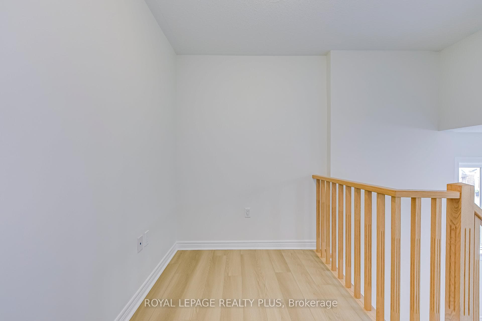 95 Charleswood Crescent photo 23