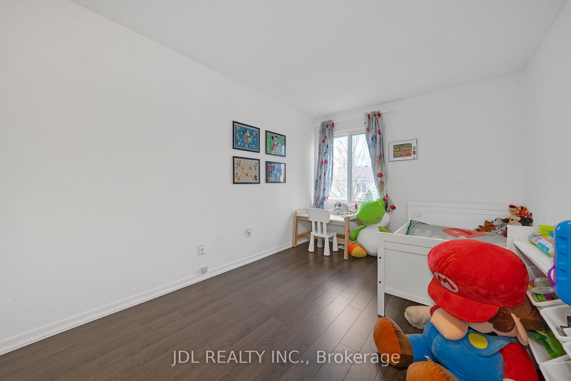 83 Reginald Crescent photo 22