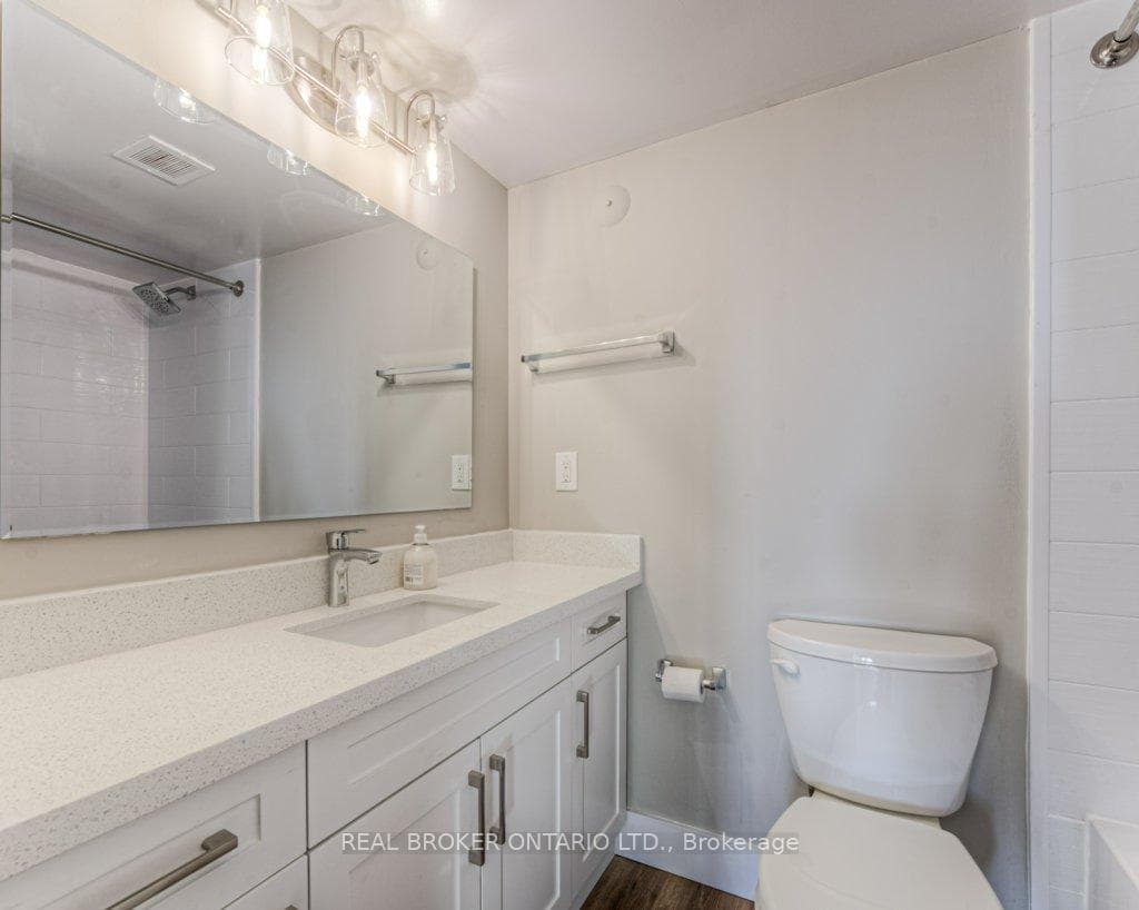 375 King Street Unit 1002 photo 24