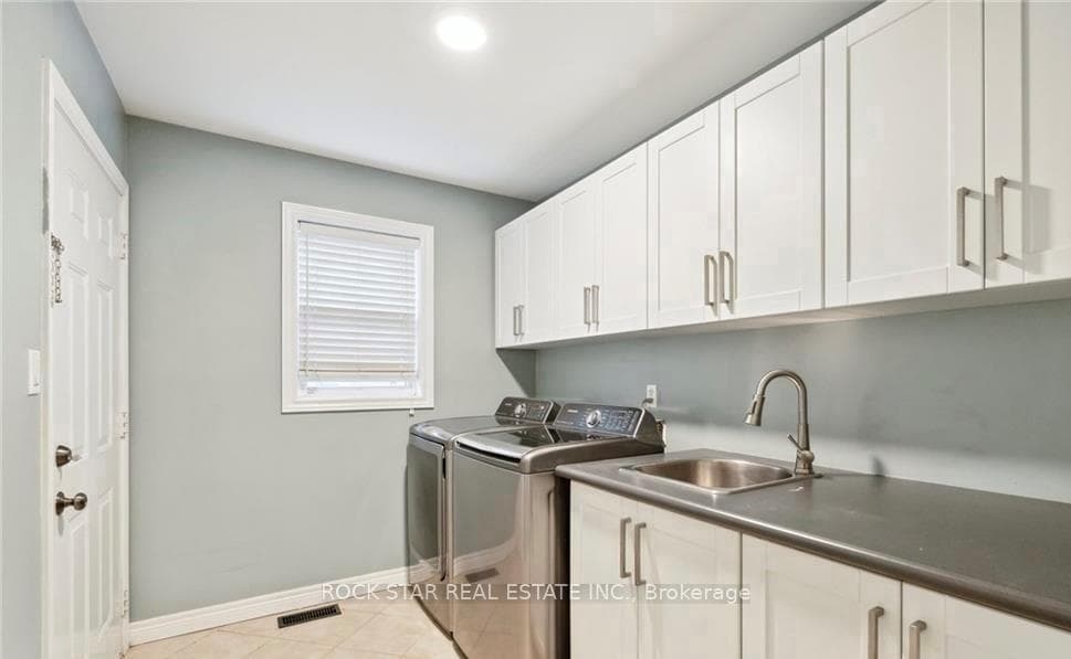 996 BEACH Boulevard photo 12
