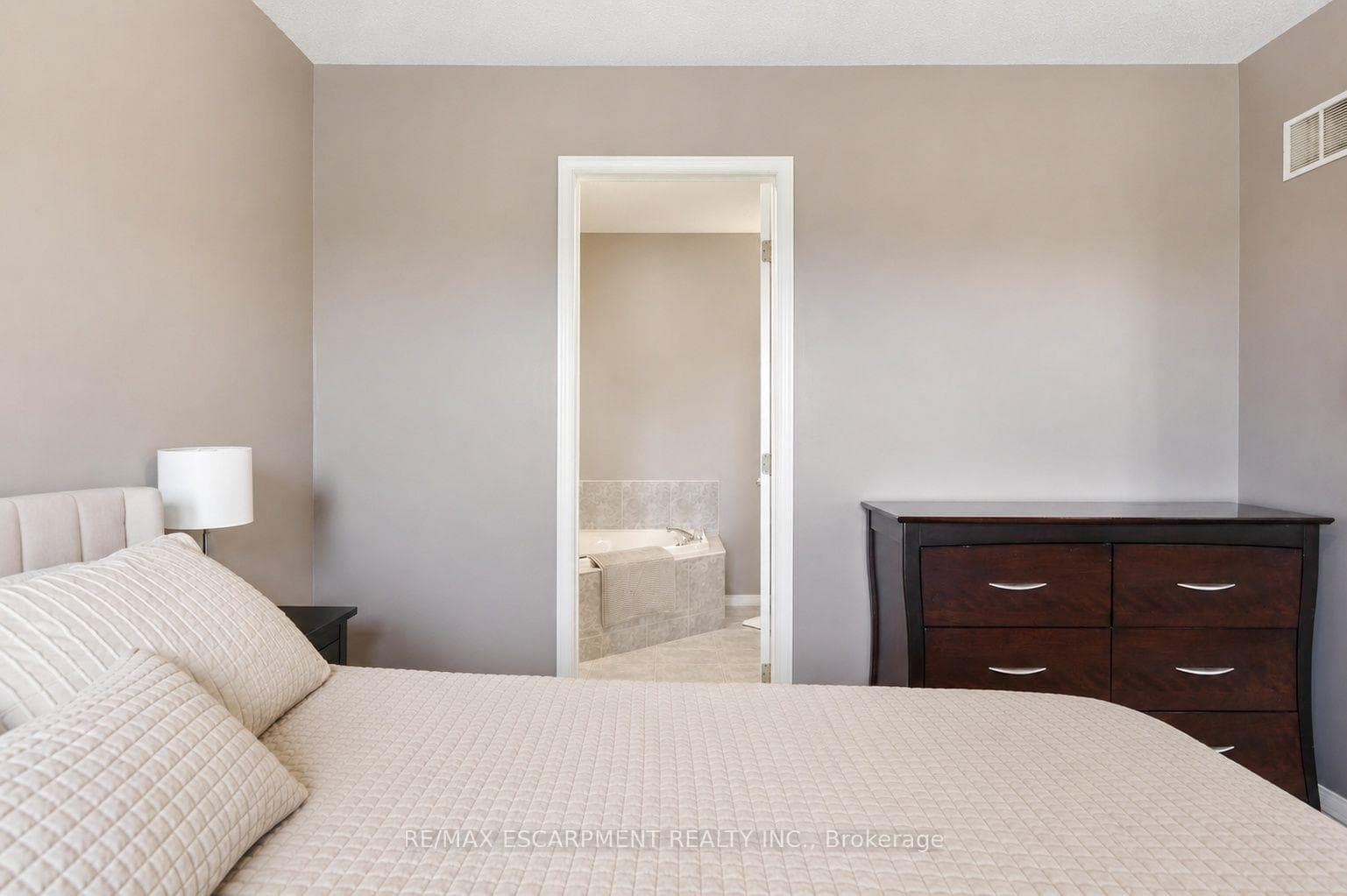 27 Beech Street photo 15