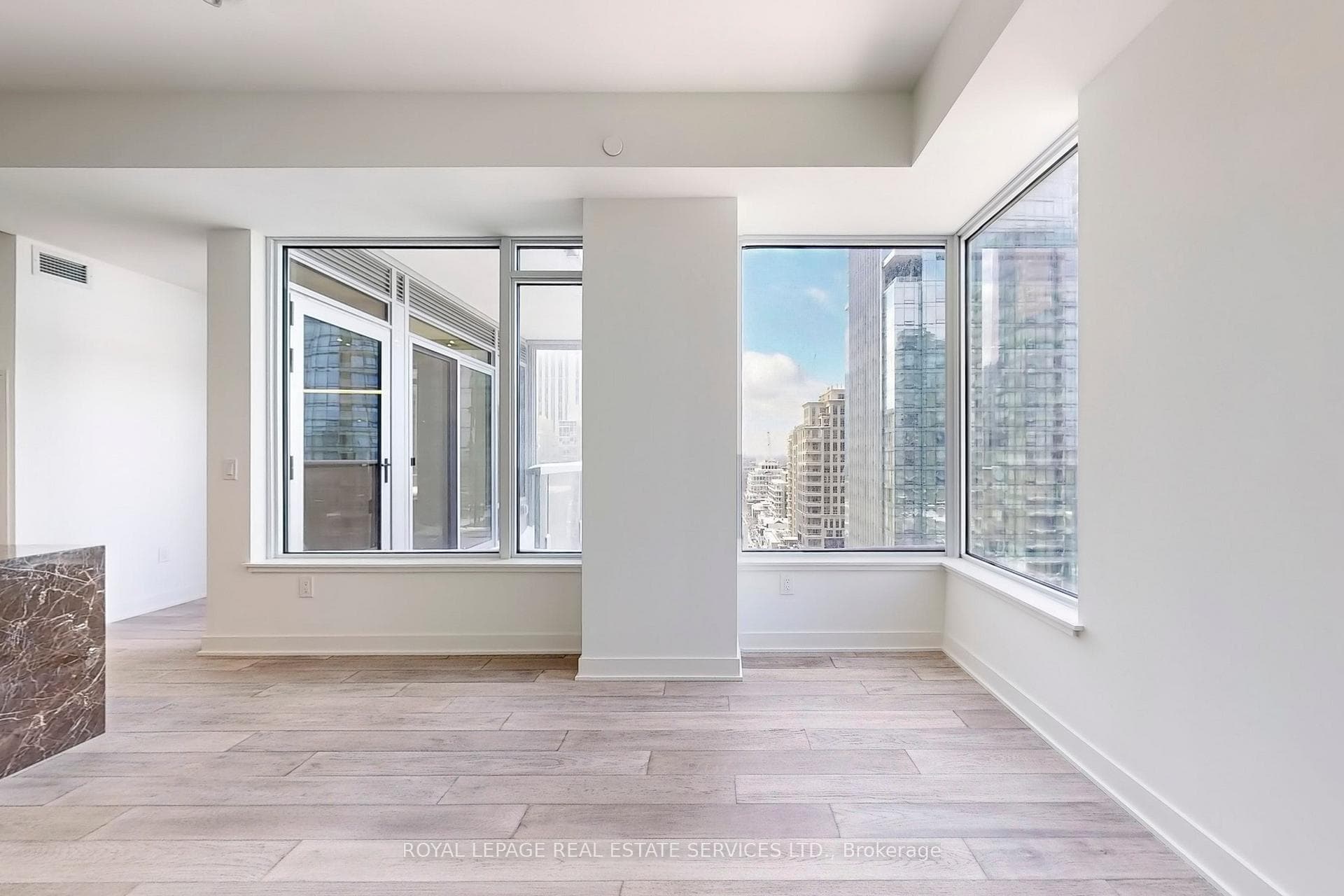 11 Yorkville Avenue Unit 1103 photo 9
