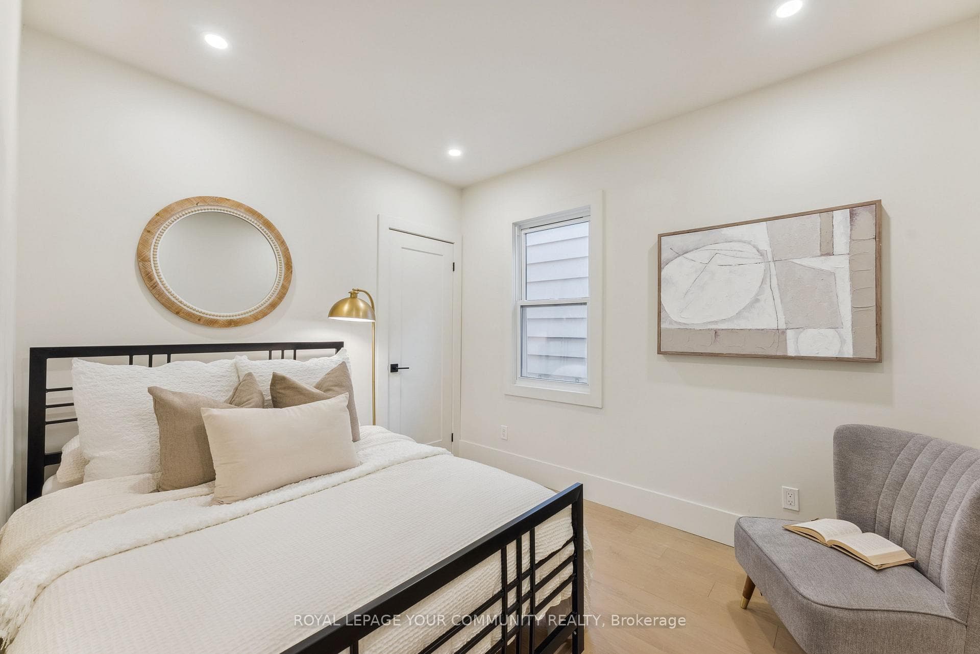 12 Lamb Avenue photo 21