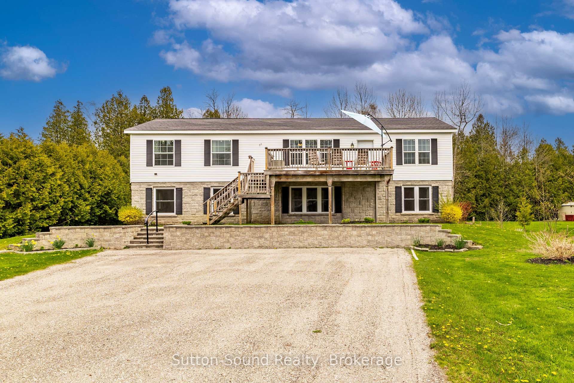 21 Cardinal Avenue photo 2