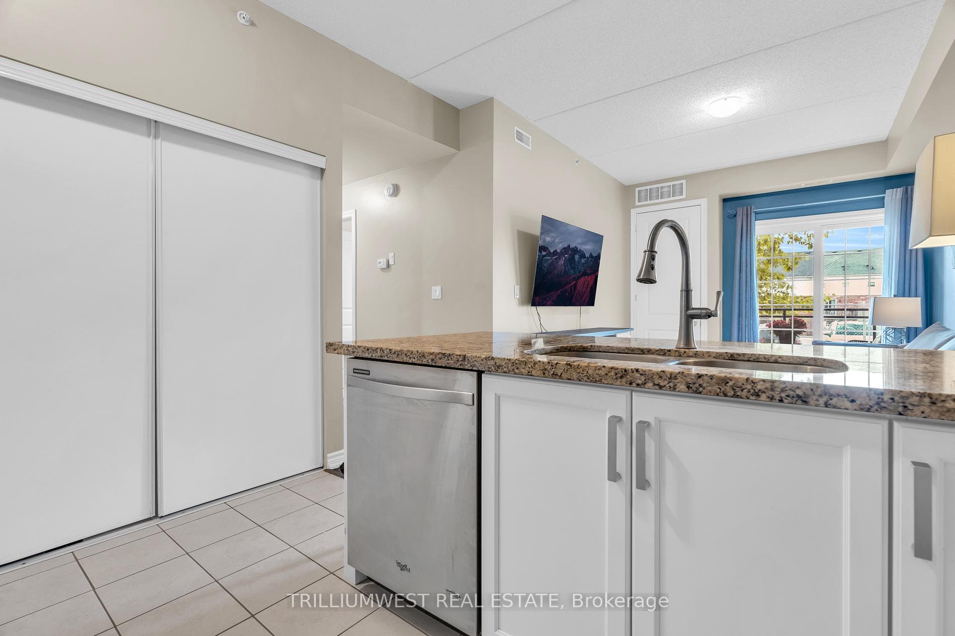 1077 Gordon Street Unit 24 photo 5