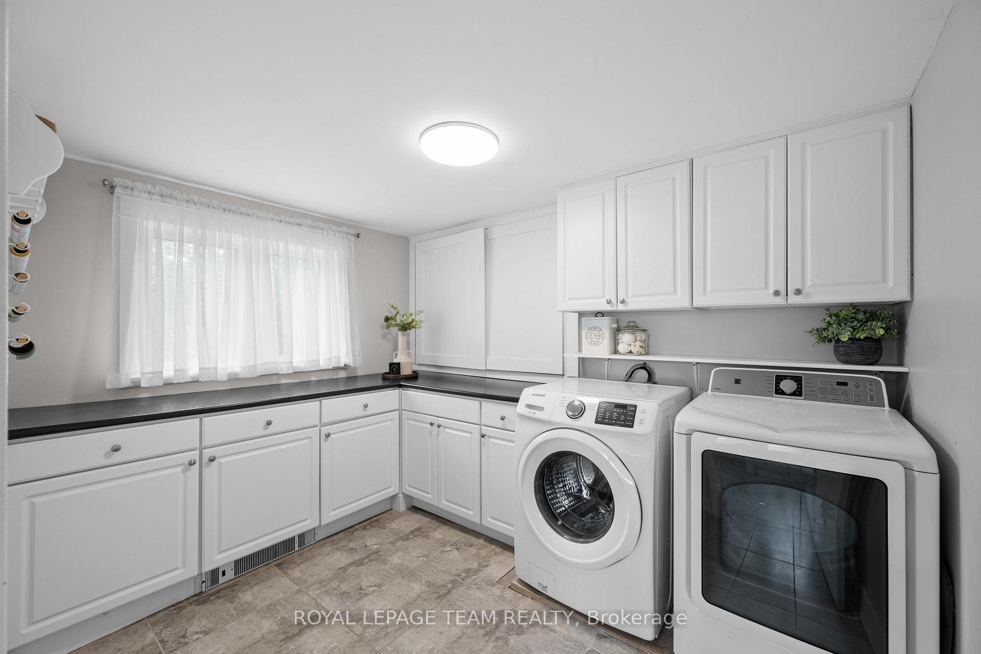 2 Lockview Road photo 15