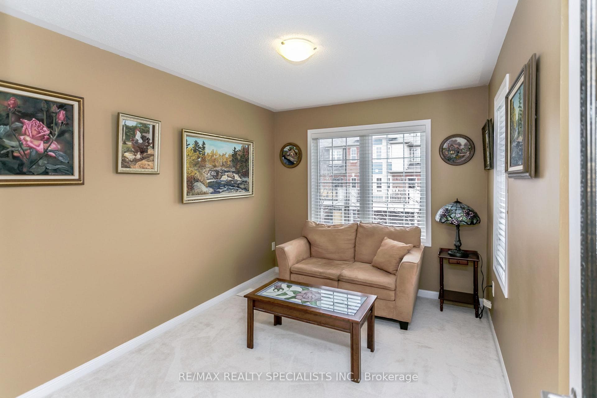 225 MORTIMER Crescent photo 22