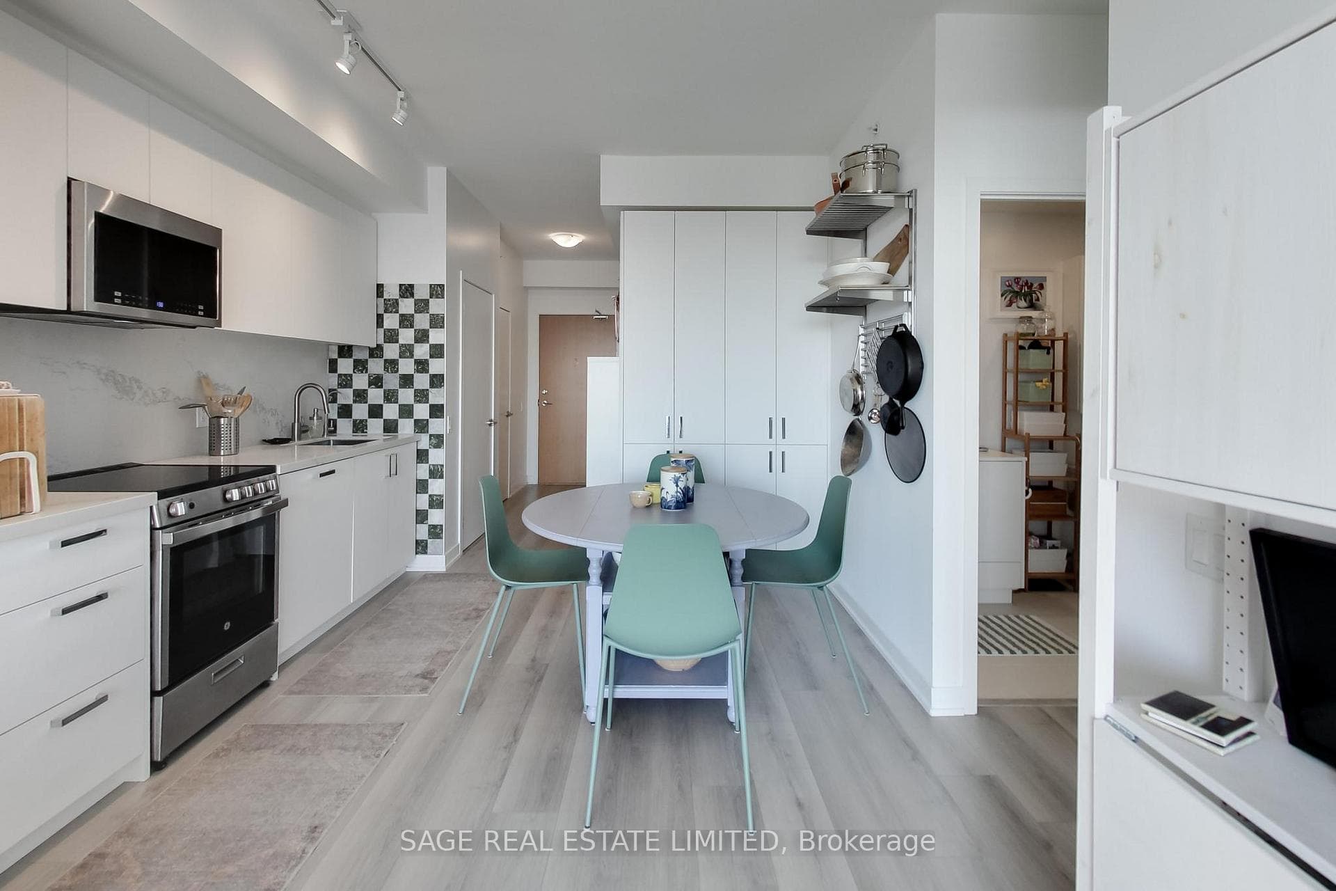 1787 St Clair Avenue Unit 801 photo 10