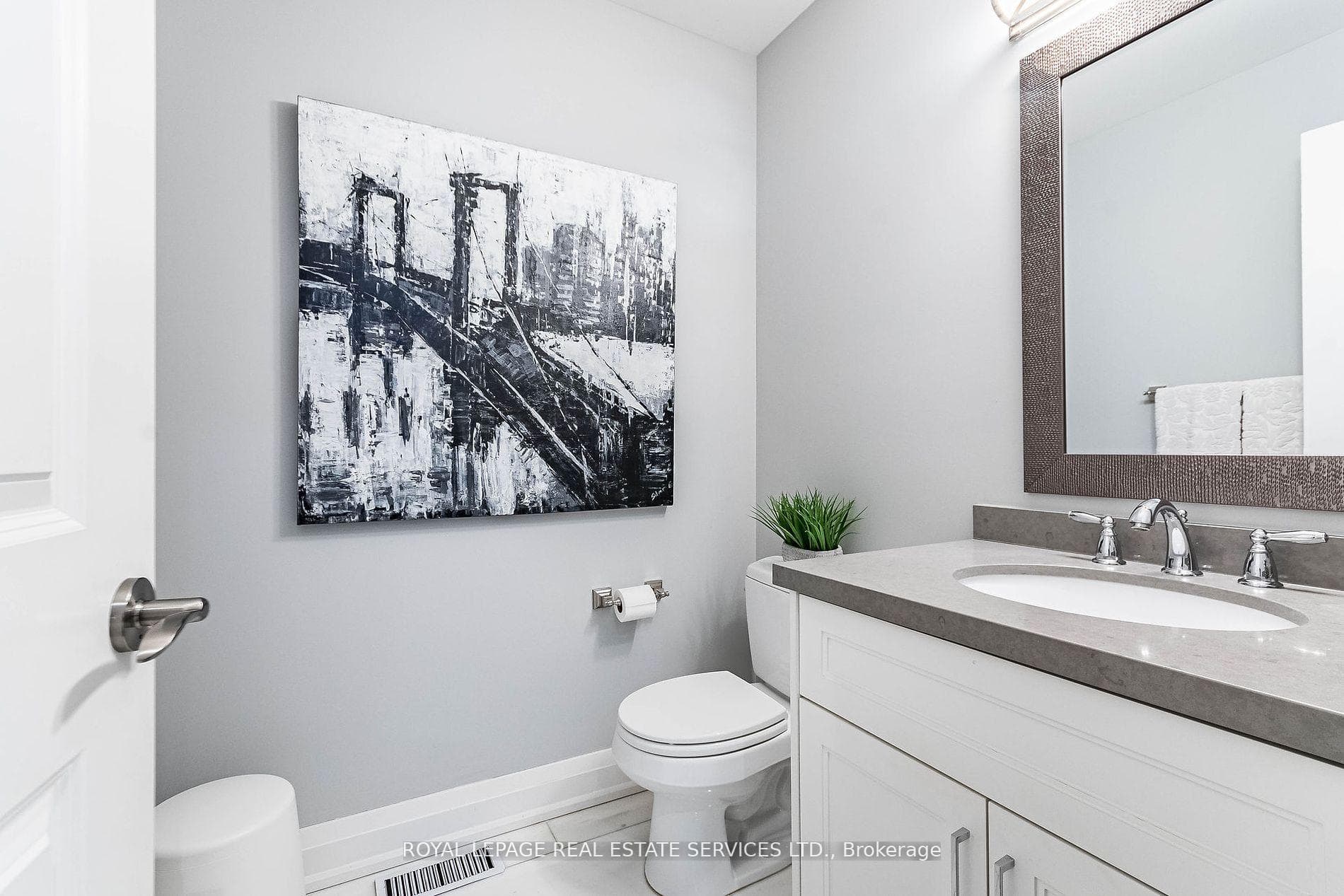 221 Beta Street photo 23