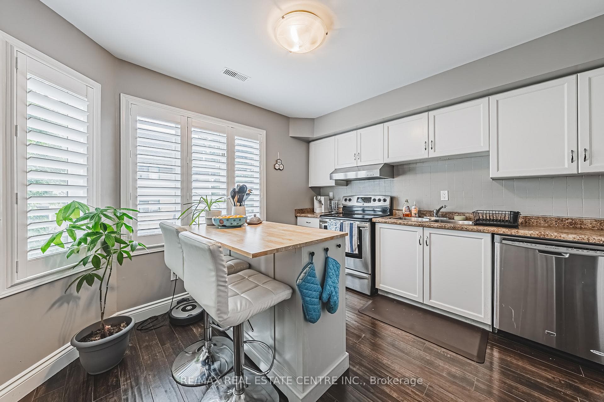 266 LIMERIDGE Road Unit 3 photo 5