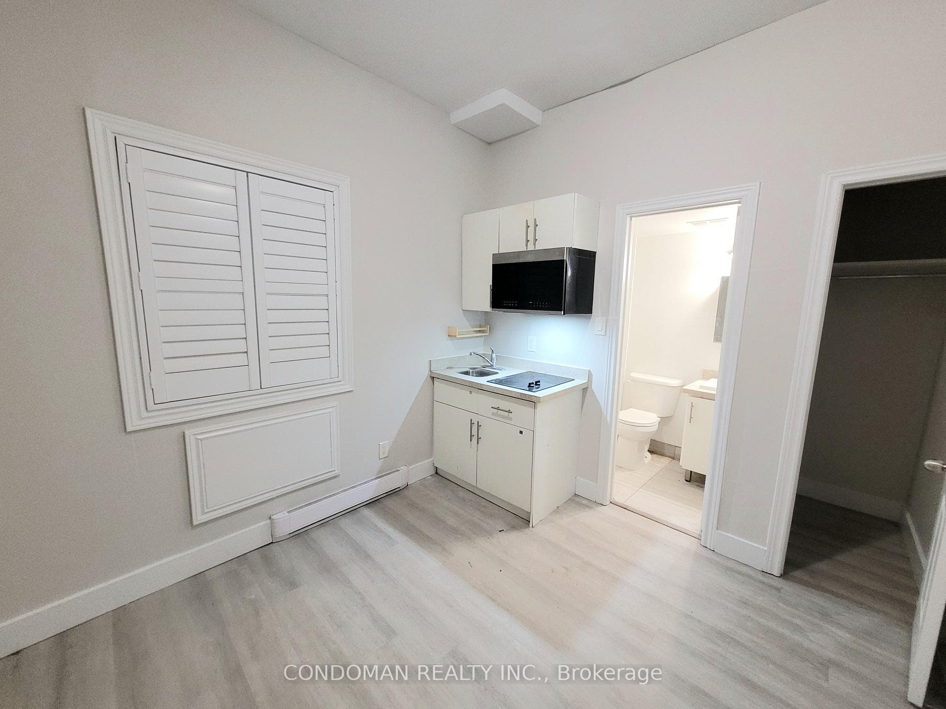 1371 King Street Unit 204 photo 3