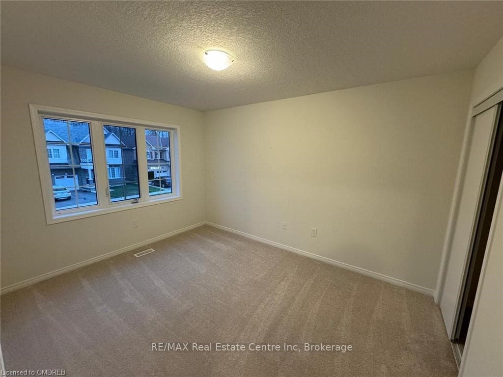 216 KINSMAN Drive photo 21
