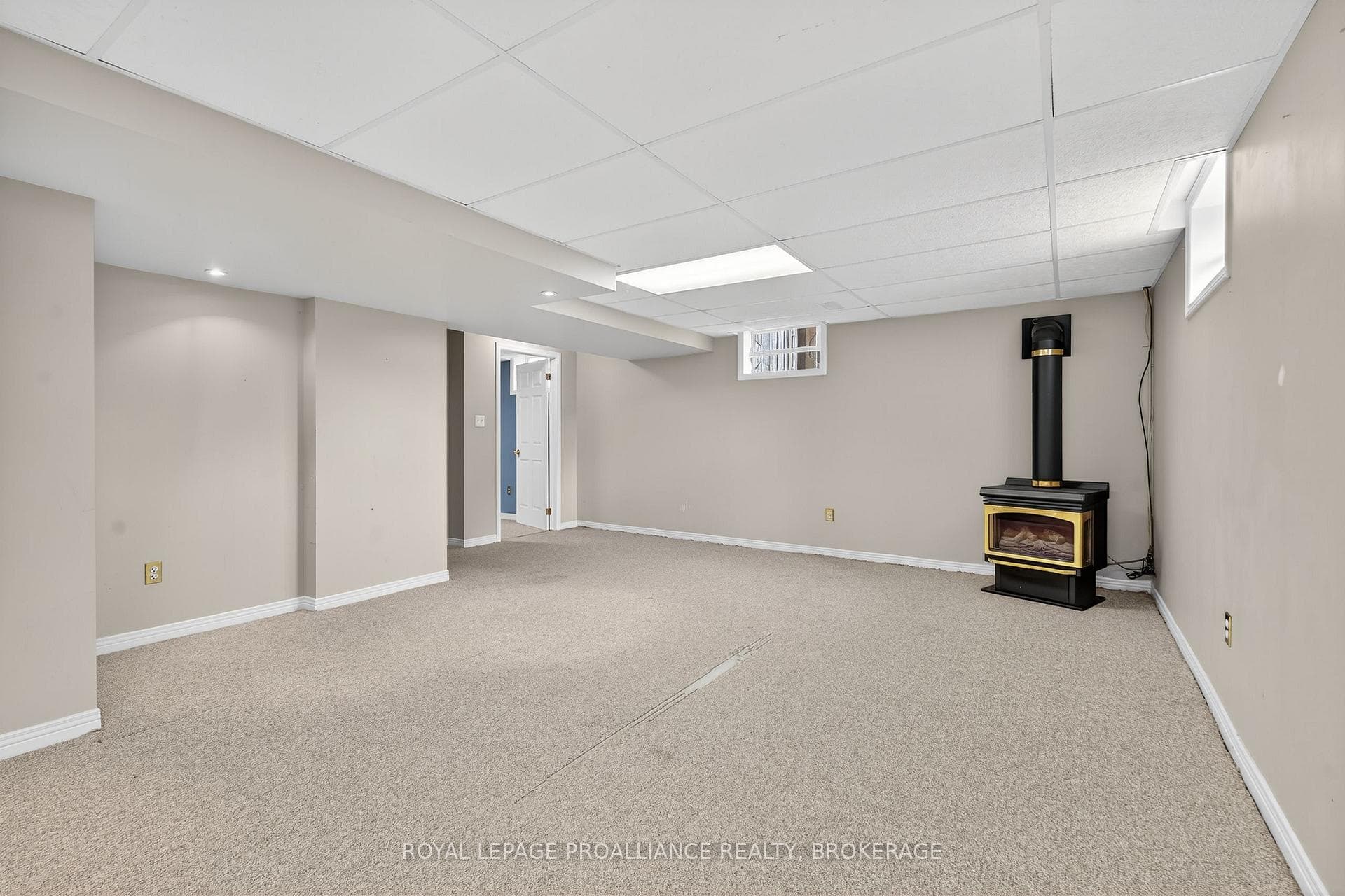 520 Citation Crescent photo 36