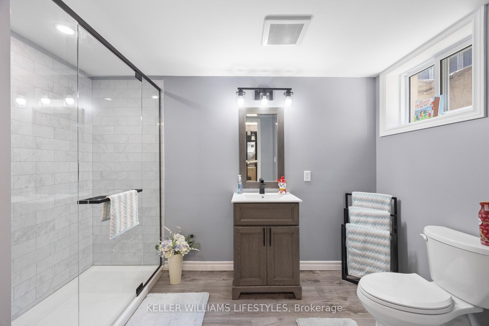 219 Dundas Street photo 34