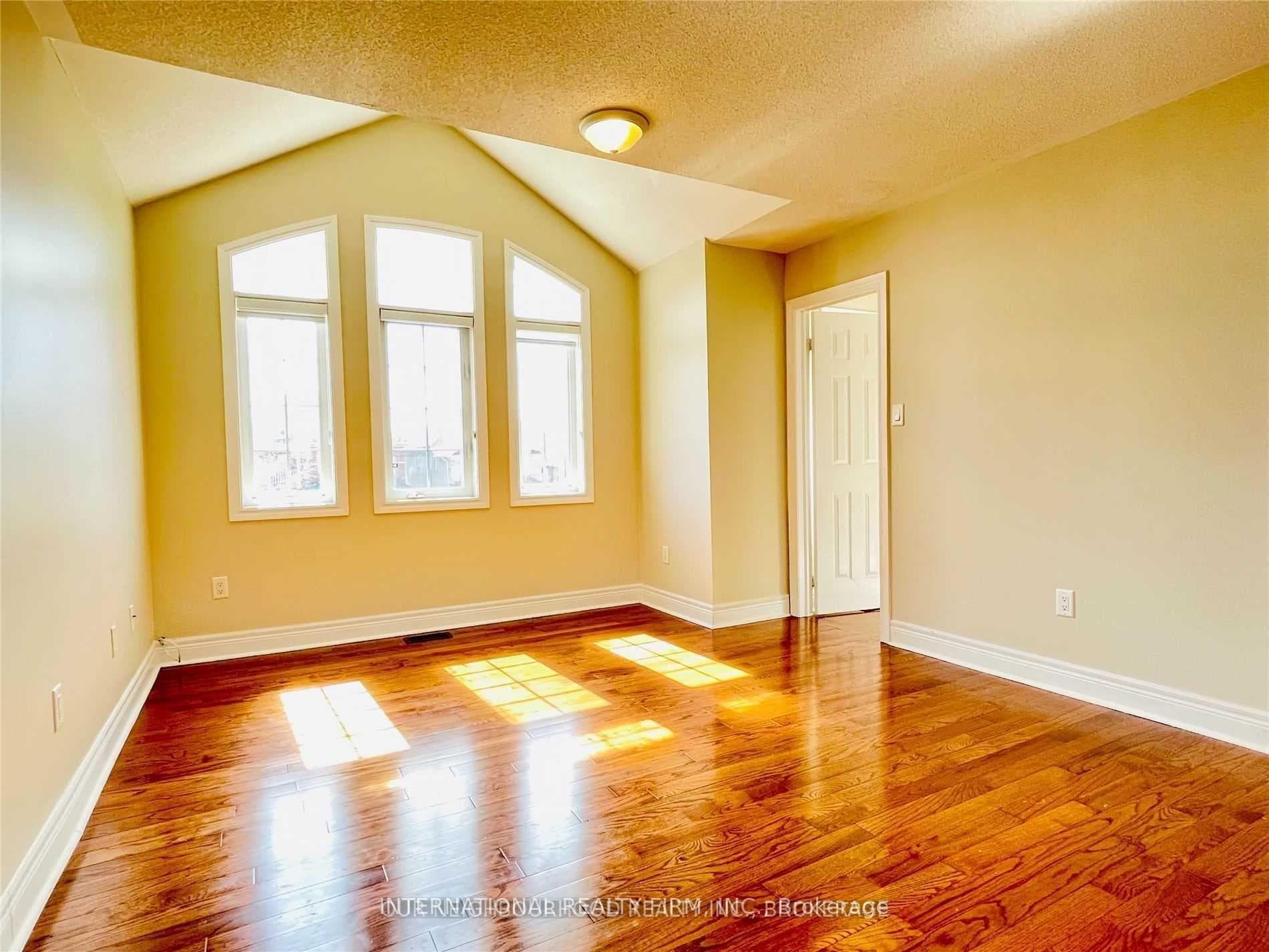 14435 Danby Road photo 34
