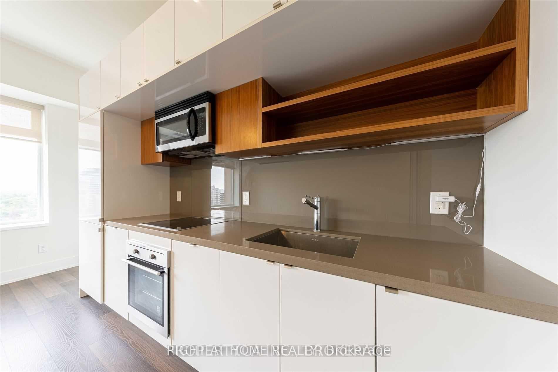 111 St Clair Avenue Unit 1023 photo 3