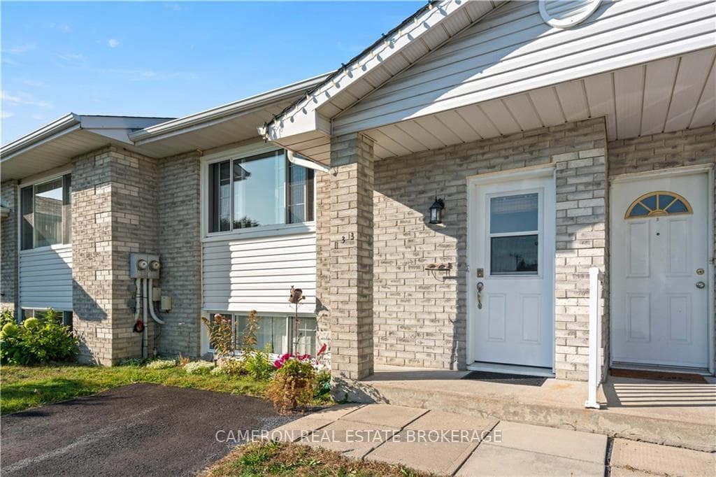 133 BROOKSIDE Crescent photo 1