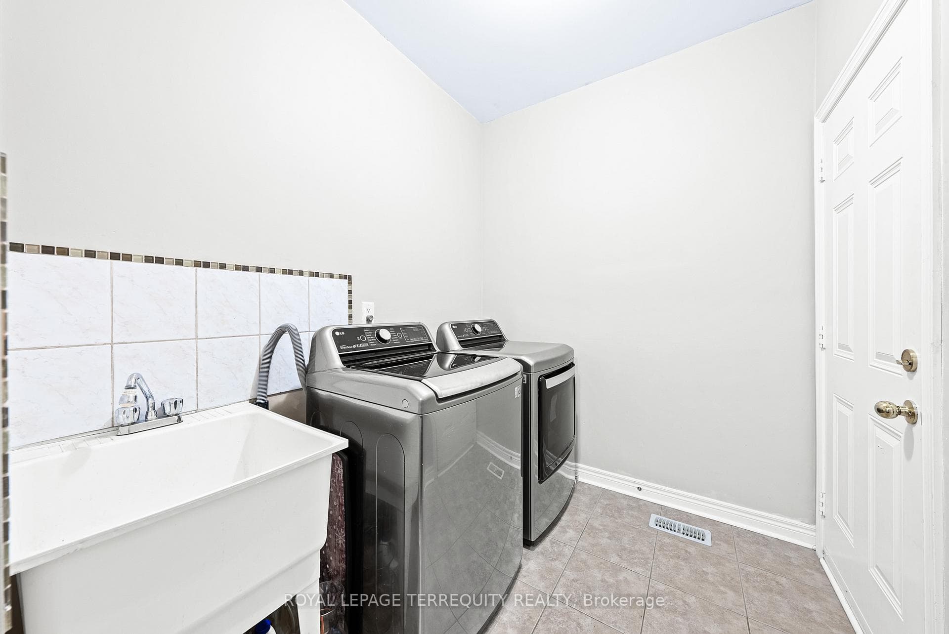 340 Williamson Road photo 13