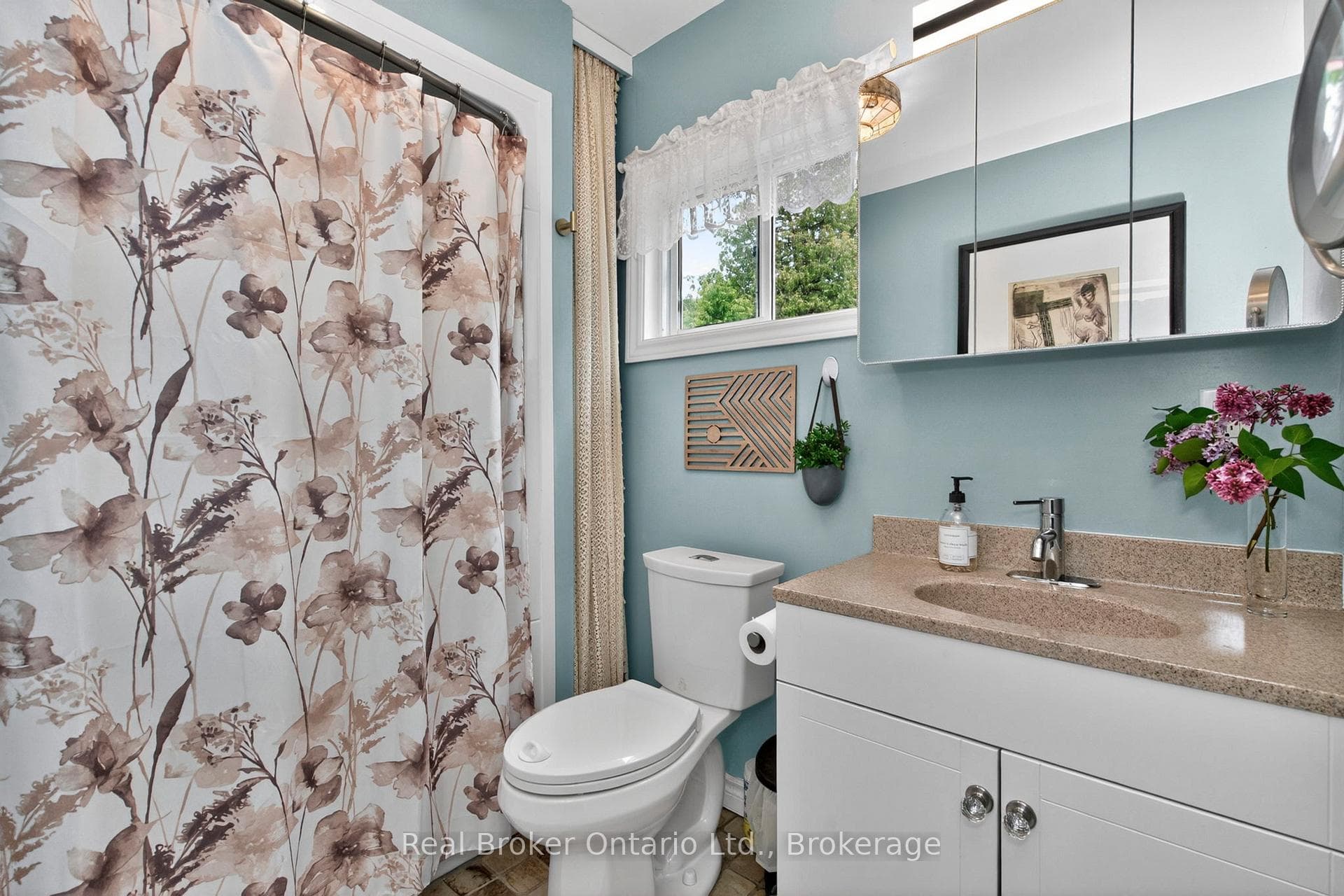 83 King Road photo 23