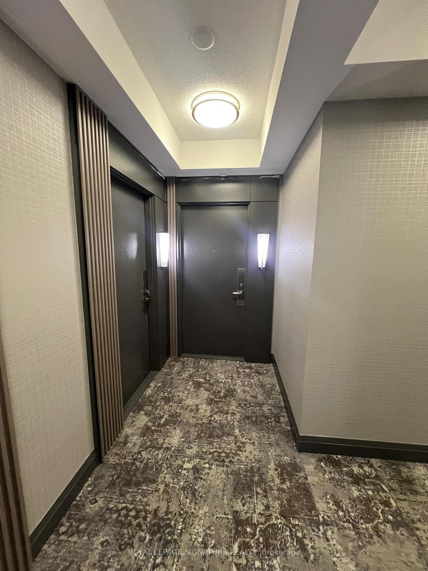 7161 Yonge Street Unit 2023 photo 5