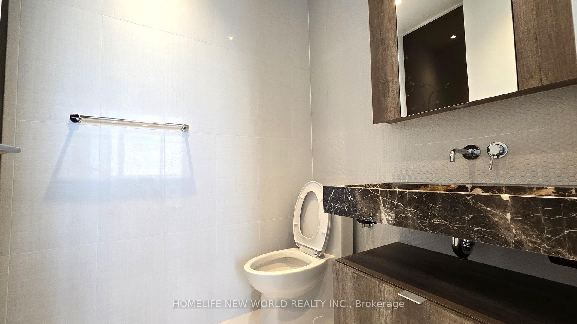 11 Yorkville Avenue Unit 5201 photo 8
