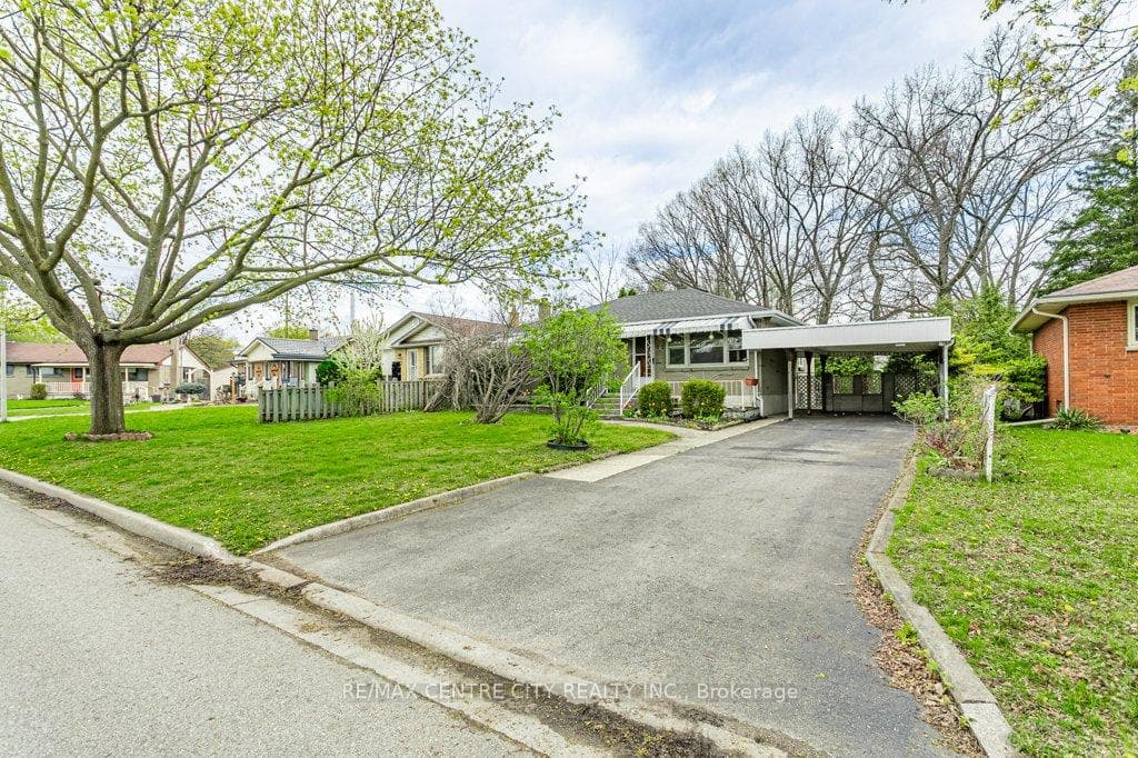 77 Queenston Crescent photo 4