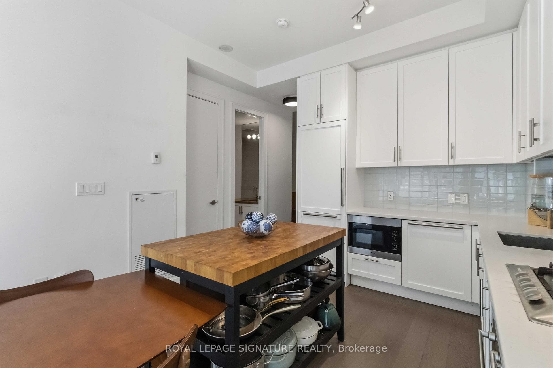 29 Queens Quay Unit 518 photo 4